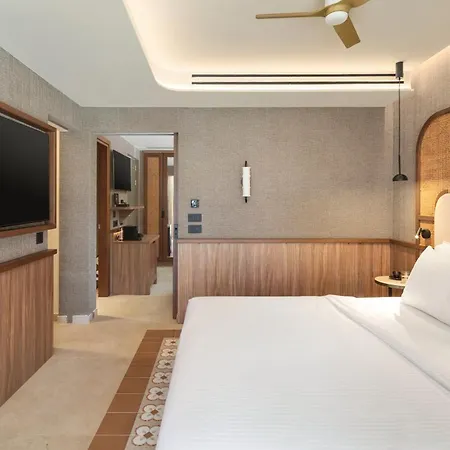 Sentido Apollo Palace מלון